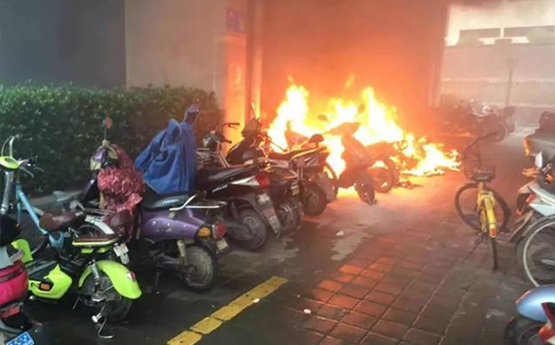 電動車起火.jpg
