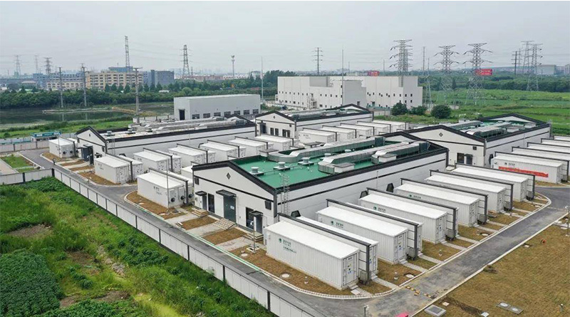 工業(yè)儲能電站.jpg