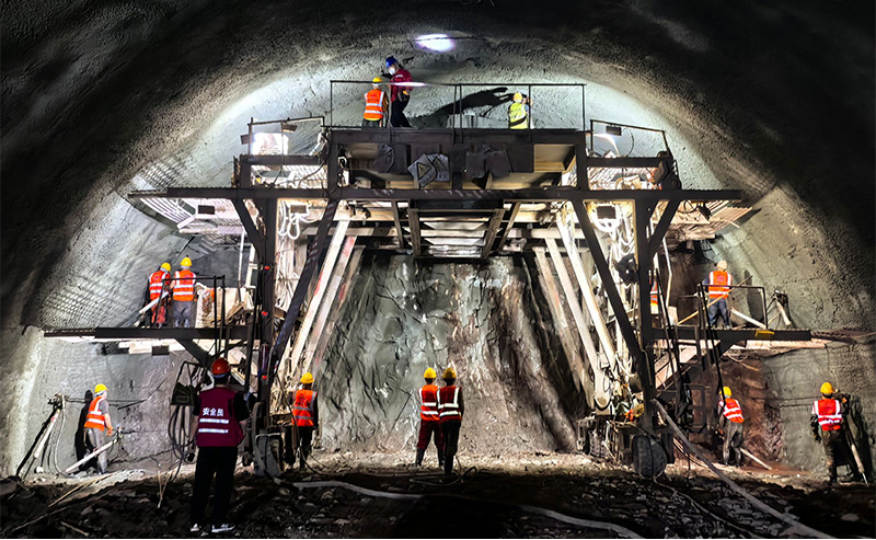 隧道施工環(huán)境.jpg